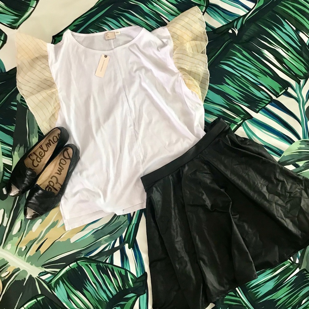 💋Anthropologie White and Yellow Flutter Sleeves💋